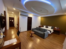 Hình ảnh Bán Khách Sạn 2MT gần nhà ga T3, Doanh Thu 160tr/tháng