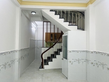 Hình ảnh Cho thuê nhà ĐẸP hẻm Nguyễn Kim 2 lầu 4pn 3wc Quận 10