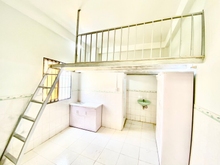 Hình ảnh Duplex gác cao trống sẵn Q8 có cửa sổ hướng nắng