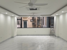 Hình ảnh Cho thuê tầng 1, 2 nhà phố Lê Hồng Phong, Ba Đình, ngõ ô tô, SD 130m2
