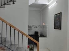 Hình ảnh Cho thuê nhà 2 tầng kiệt oto Hoàng Văn Thái-có nội thất