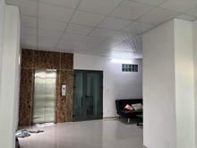 Hình ảnh Bán toà nhà 5 tầng mặt tiền Đỗ Xuân Hợp có sân thượng cực kì kiên cố