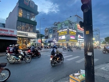 Hình ảnh Cho thuê mặt tiền Nguyễn Hồng Đào, DT: 5x20 nhà 3 lầu giá 38 triệu/tg
