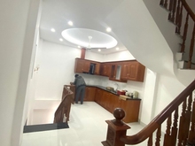 Hình ảnh Bán căn nhà dân xây Cổ Linh, ô tô tránh trước nhà, 45m2, giá 5,56 tỷ.