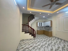 Hình ảnh Bán Nhà Thạch Bàn 30m x 5 Tầng Ngõ Thông Rộng Gần 3m, Giá: 3.5 Tỷ