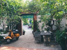 Hình ảnh Cho Thuê Biệt Thự  Nguyễn Văn Hưởng, 200 m2 nội thất đẹp chỉ 5000 usd