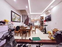 Hình ảnh Bán nhà trung kính, cầu giấy 70m 5t mt5.6m. vỉa hè, phân lô, oto, kd,