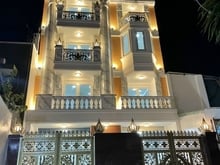 Hình ảnh Bán Tòa Nhà Hầm 6 Lầu Đường Trần Quang Khải Quận 1 8x17 Vuông Vức