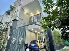 Hình ảnh CHỦ HẠ GIÁ CẦN BÁN GẤP nhà mới tiện lợi Bình Thạnh