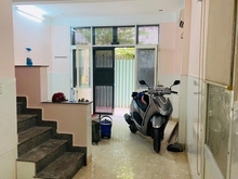 Hình ảnh nhà 3 tầng-3mặt tiền HXH-vị trí đẹp-kết cấu BTCT chắc chắn