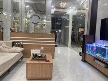 Hình ảnh Bán gấp nhà mặt phố Nguyên Hồng 60m2 x 5 tầng mặt tiền 5m giá 13 tỷ.
