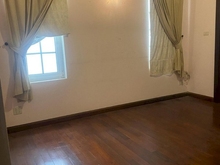 Hình ảnh Cho Thuê  Biệt Thự Mt Nguyễn V Hưởng Thảo Điền, DT  500 m2 Chỉ 150 Tr