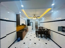 Hình ảnh Nhà đẹp - 6 tầng thang máy hiện đại - vị trí miễn chê- ô tô đỗ cổng -
