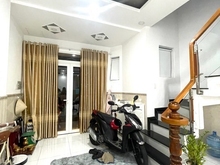 Hình ảnh Hiếm TT Quận 10, CMT8, vài căn ra hẻm xe hơi, 32m2, 2 tầng, chỉ 4.5 TỶ