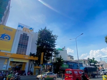 Hình ảnh Cho Thuê Nguyên Căn NHÀ MỚI 4 Lầu toạ tại Phan Đăng Lưu P3, Bình Thạnh