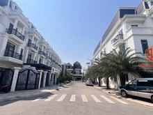 Hình ảnh Cho thuê nhà đẹp góc 2 mặt tiền KDC Tín Nghĩa đường CMT8 Biên Hòa