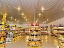 Hình ảnh CHO THUÊ NHÀ  đường 3 tháng 2 ,  cấp 4 trần cao , ngang 10m