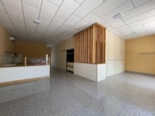 Hình ảnh Cho thuê nhà mặt tiền kinh doanh đường Khúc Hạo , ngang 10m , 200m2