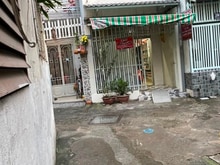 Hình ảnh Nhà mặt tiền hẻm xe tải vào ở luôn