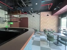 Hình ảnh shophouse đã hoàn thiện mặt sảnh đông đúc chỉ 12tr/tháng