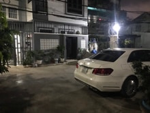 Hình ảnh Bán nhà sát mặt tiền hẻm xe 16 chỗ quay đầu