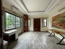 Hình ảnh Bán nhà Thạch Bàn 42 m 5 tầng lô góc mặt tiền 4,5 m đường trước nhà ot