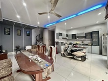 Hình ảnh Bán Biệt Thự Lê Quang Định, 69m2(6,5x11), 3 Lầu, Hẻm Ôtô, Nội Thất Xịn