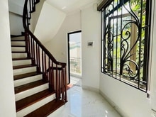 Hình ảnh Bán nhà gần AEON Cổ Linh Long Biên 42m 5T 6.9tỷ lôgóc gara oto Lh Thúy