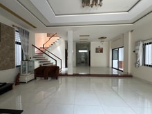 Hình ảnh Cho thuê nhà 2,5 tầng 200m2 đường Lê Ấm, Hoà Xuân