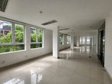 Hình ảnh Văn phòng đường Núi Thành, DT 120m2, giá 167.000/m2/tháng.