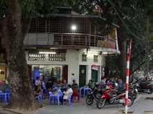 Hình ảnh Cho thuê mbkd phố Mai Anh Tuấn, Hoàng cầu, Đống Đa. 90m2 x 6m. View hồ