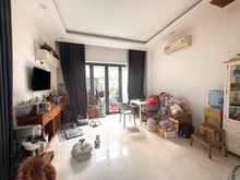 Hình ảnh Giảm Sốc 1 Tỷ! Nhà Đẹp Lô Góc Hiếm - Ngang To 5,6m - Nguyên Hồng - BT.