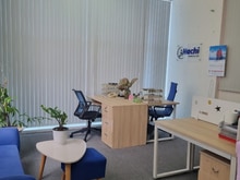 Hình ảnh Văn Phòng Quận Bình Thạnh,Gần Ngã Tư Hàng Xanh, 25m2- 30m2, View Kính