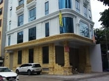 Hình ảnh Cho thuê nhà mặt phố Hoàng Cầu, 200m2, 9 tầng, vị trí đẹp làm ngân hàn