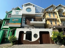 Hình ảnh Nhà mới !Cho thuê tòa nhà mặt tiền đường Hoa Lan, Phú Nhuận