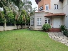 Hình ảnh Villa sân vườn 370m2 Full nội thất cao cấp. Mặt tiền Thảo Điền, Quận 2