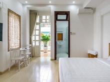 Hình ảnh CHO THUÊ CHDV Q1 Tòa nhà Thang máy