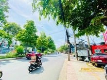 Hình ảnh Cho THUÊ nhà nguyên căn 1 trệt 2 lầu đường Đồng Khởi.