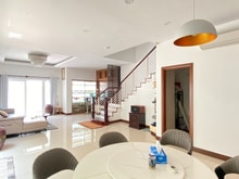 Hình ảnh Biệt thự siêu đẹp khu Trần Não, DT 9x23m, 3 tầng giá 39 tỷ