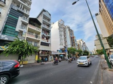 Hình ảnh Bán nhà mặt tiền đường Bạch Đằng, P. 2 Tân Bình. KC 8 Tầng. HĐT 90tr.