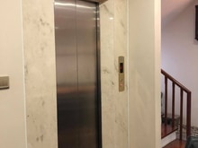Hình ảnh Bán nhà phố Mạc Thái Tổ, lô góc 2 mặt ô tô tránh, 180m 7 tầng có hầm