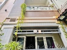 Hình ảnh TT bình thạnh cách 1 căn ra MT đường. DT 32m 4tầng .chỉ 5.5 tỷ