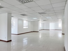 Hình ảnh Văn phòng 300m2 Xịn sò Giá rẻ đường Võ Văn Kiệt Quận 1