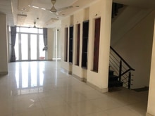 Hình ảnh Bán nhà mặt tiền đường D2, gần Ung Văn Khiêm. 80m2. Giá 22 tỷ. 3 lầu