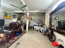 Hình ảnh Bán nhà tổ 38 Ngọc Thụy 43 m 3 tầng dân xây ô tô Đỗ cổng