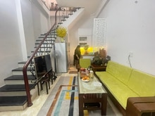 Hình ảnh Bán nhà Ngọc Lâm năm tầng ba ngủ gần phố