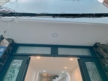 Hình ảnh Nhà nhỏ đầy đủ công năng - Kế bên mặt tiền Bến Vân Đồn - 21m2 - 3.9 Tỷ