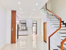 Hình ảnh Cho Thuê Nhà Phố Lakeview City Q.2 5X20m 4Pn 4Wc Giá 26 Triệu Mới 100%
