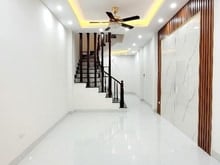 Hình ảnh BÁN GẤP! Nhà đẹp phố Trạm 40m2, 4PN, ô tô đỗ cửa, chỉ 6.55 tỷ.