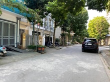 Hình ảnh Nhà phân lô Đội Cấn, lô góc ô tô 29 chỗ quay đầu, 370m2, giá bán 100tỷ